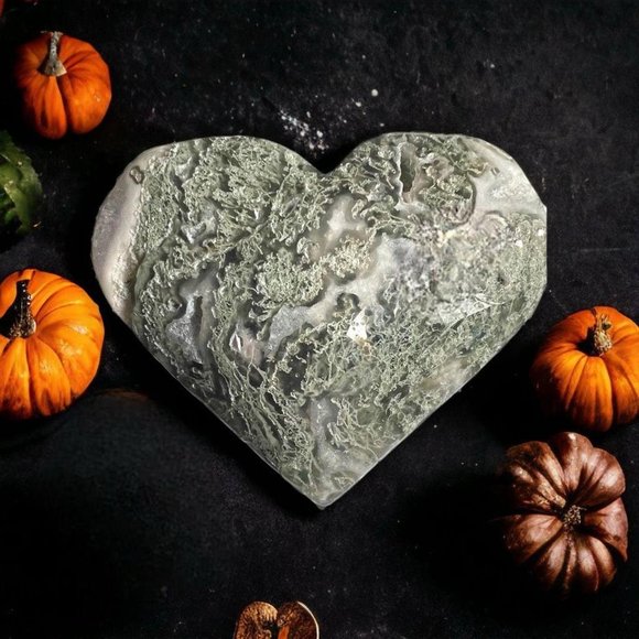 Moss Agate Heart Carving Meditation Stone
